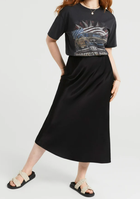 black skirt